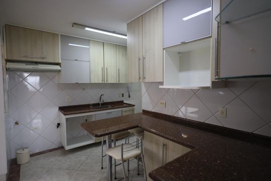 Cozinha e Área de Serviço de apartamento para alugar com 2 quartos, 95m² em Rio Pequeno, São Paulo