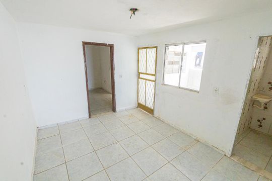 Sala 2 de casa para alugar com 3 quartos, 16m² em Via Colégio, Belo Horizonte