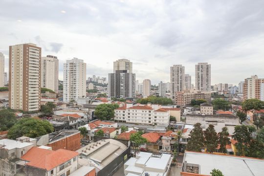 Vista da Sala e Sacada de apartamento à venda com 2 quartos, 101m² em Vila Romana, São Paulo