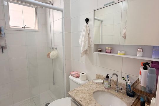 Banheiro da Suíte de apartamento à venda com 2 quartos, 59m² em Engordadouro, Jundiaí