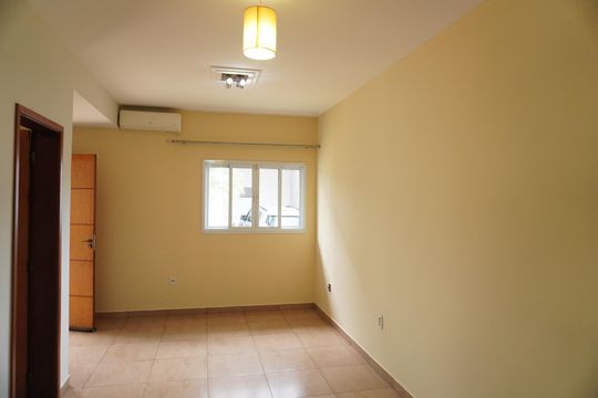Sala de casa de condomínio à venda com 2 quartos, 78m² em Residencial Boa Vista, Americana