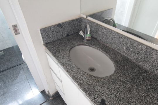 Banheiro Social de apartamento à venda com 3 quartos, 70m² em Manacás, Belo Horizonte