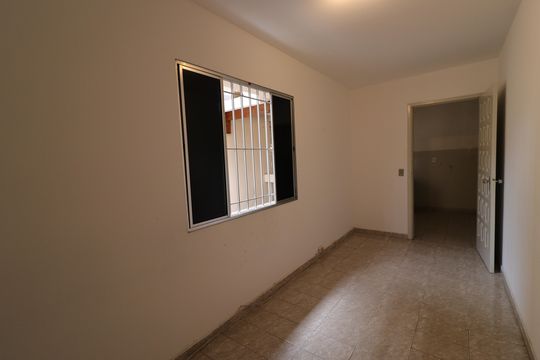 Edícula - quarto de casa à venda com 4 quartos, 132m² em Vila Sao Paulo, São Paulo