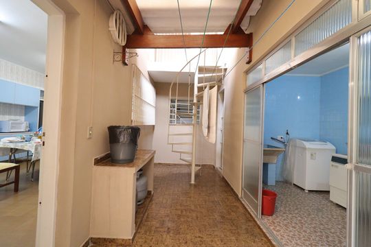 Quintal de casa à venda com 4 quartos, 132m² em Vila Sao Paulo, São Paulo