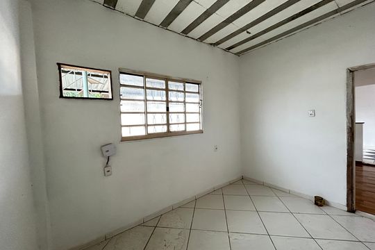 Quarto de casa para alugar com 1 quarto, 50m² em Bento Ribeiro, Rio de Janeiro