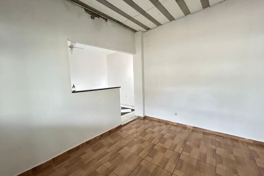 Sala de casa para alugar com 1 quarto, 50m² em Bento Ribeiro, Rio de Janeiro