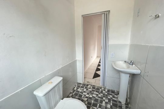 Banheiro de casa para alugar com 1 quarto, 50m² em Bento Ribeiro, Rio de Janeiro