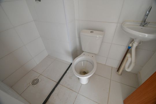Banheiro de apartamento à venda com 2 quartos, 45m² em Jardim Boa Esperança, Campinas