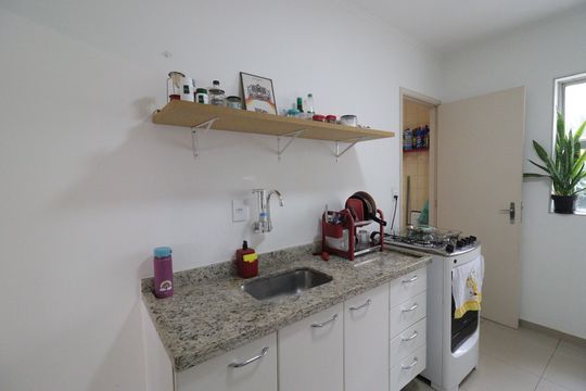 Cozinha de apartamento à venda com 3 quartos, 77m² em Vila Sofia, São Paulo