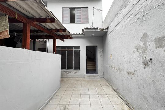 Área externa de casa para alugar com 2 quartos, 81m² em Parque Novo Oratório, Santo André