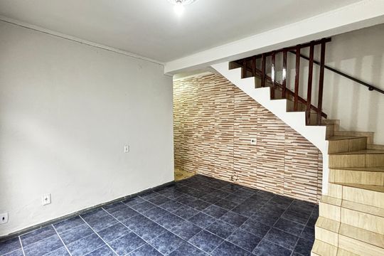 Casa para alugar com 2 quartos, 81m² em Parque Novo Oratório, Santo André