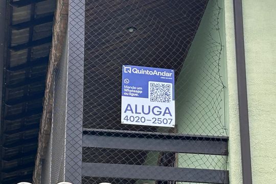 Fachada + placa de casa de condomínio para alugar com 3 quartos, 166m² em Vila Valqueire, Rio de Janeiro