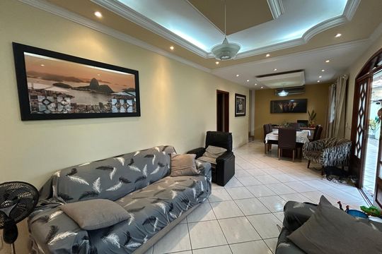 Sala de casa de condomínio para alugar com 3 quartos, 166m² em Vila Valqueire, Rio de Janeiro