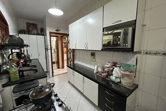 Cozinha de casa de condomínio para alugar com 3 quartos, 166m² em Vila Valqueire, Rio de Janeiro
