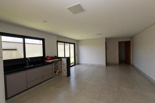 GARAGEM de casa de condomínio à venda com 3 quartos, 504m² em Bairro das Palmeiras, Campinas