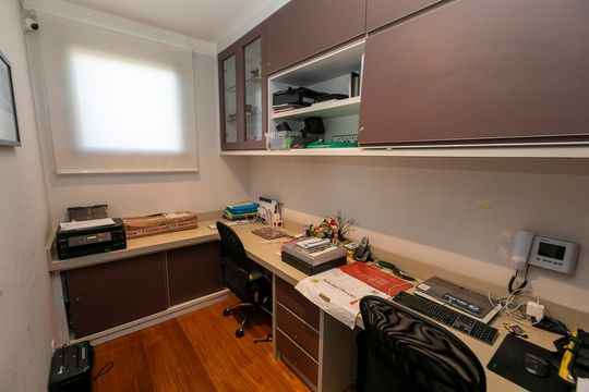 ESCRITÓRIO de casa de condomínio à venda com 3 quartos, 504m² em Bairro das Palmeiras, Campinas