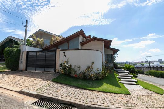 FACHADA DO IMÓVEL de casa de condomínio à venda com 3 quartos, 504m² em Bairro das Palmeiras, Campinas