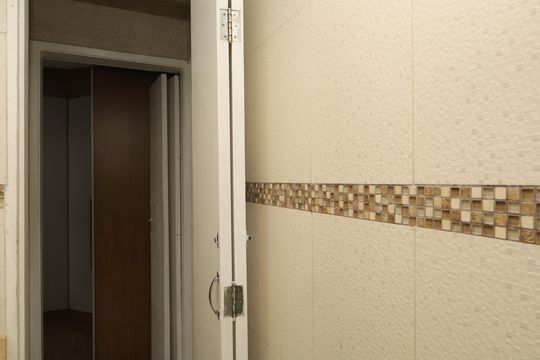 Banheiro de apartamento à venda com 2 quartos, 48m² em Vila Carmosina, São Paulo