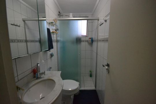 Banheiro de apartamento para alugar com 2 quartos, 60m² em Jardim Pinheiros, São Paulo