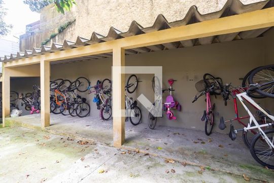Área comum de apartamento para alugar com 2 quartos, 60m² em Jardim Pinheiros, São Paulo