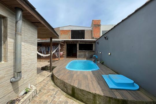 Casa à venda com 4 quartos, 160m² em Santos Dumont, São Leopoldo