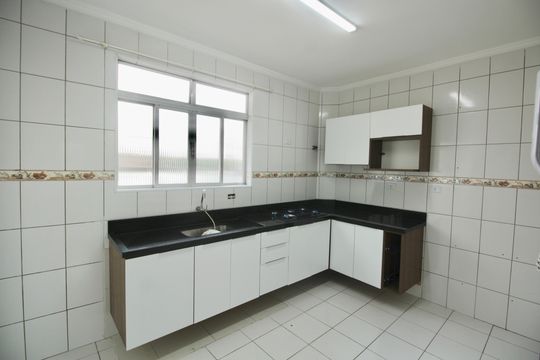 Cozinha e Área de Serviço de apartamento para alugar com 3 quartos, 92m² em Aparecida, Santos
