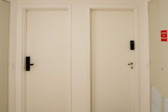 Hall de entrada de apartamento à venda com 2 quartos, 45m² em Piraporinha, Diadema