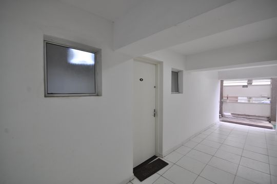 Hall de entrada de apartamento para alugar com 1 quarto, 50m² em Vila Mazzei, São Paulo