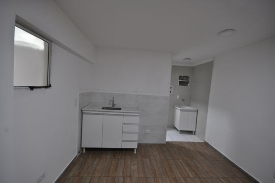 Cozinha de apartamento para alugar com 1 quarto, 50m² em Vila Mazzei, São Paulo