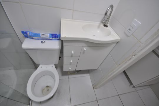 Banheiro de apartamento para alugar com 1 quarto, 50m² em Vila Mazzei, São Paulo