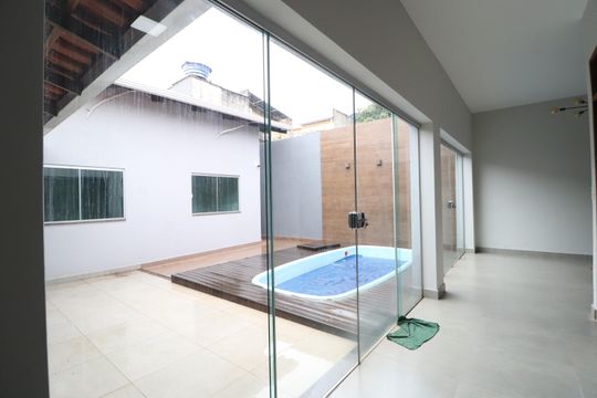 Piscina de casa para alugar com 3 quartos, 185m² em Nova Uberlândia, Uberlândia