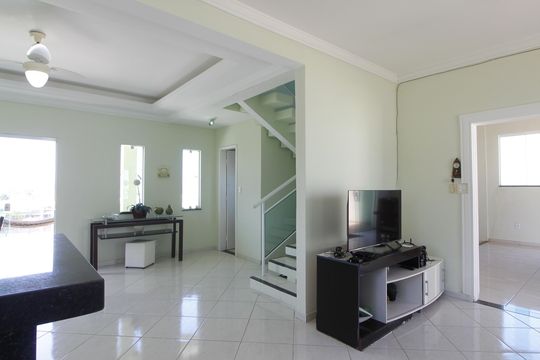 Sala de casa de condomínio para alugar com 2 quartos, 120m² em Dunas do Peró, Cabo Frio