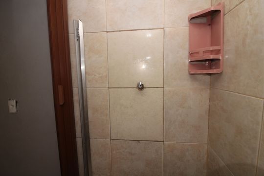 Banheiro de casa para alugar com 1 quarto, 35m² em Jardim Castelo, São Paulo