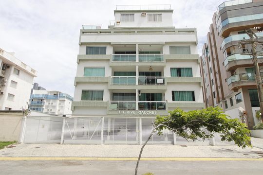 Fachada de apartamento para alugar com 6 quartos, 280m² em Vila Nova, Cabo Frio