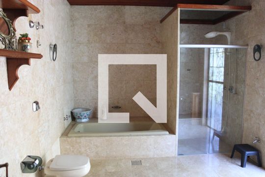Banheiro da Suíte 4 de casa à venda com 7 quartos, 3200m² em Setor Vila João Vaz, Goiânia