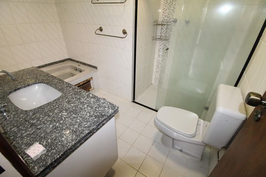 Banheiro da Suíte de apartamento para alugar com 4 quartos, 178m² em Jardim Nova America, São José dos Campos