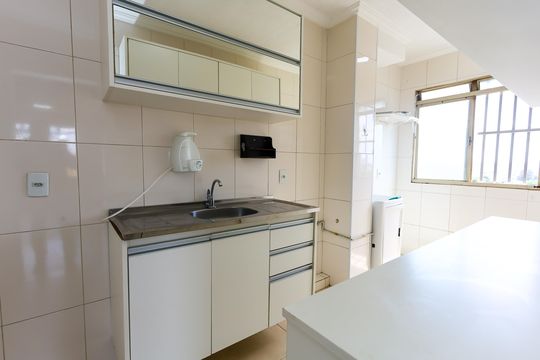 Cozinha de apartamento à venda com 2 quartos, 44m² em Jardim Olinda, São Paulo