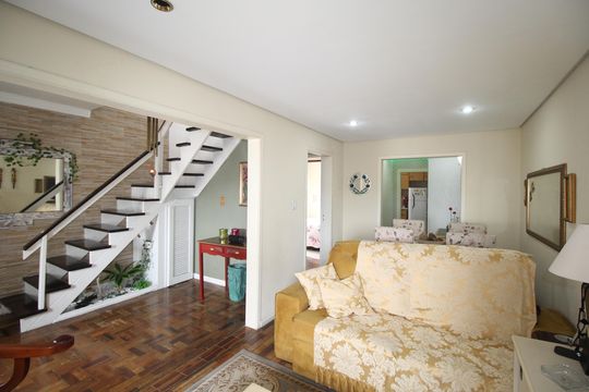 Apartamento à venda com 2 quartos, 85m² em Vila Ipiranga, Porto Alegre