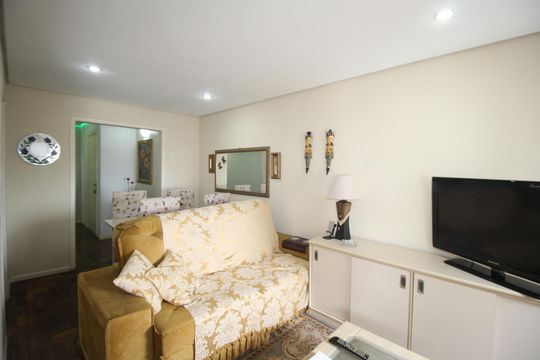 Sala de apartamento à venda com 2 quartos, 85m² em Vila Ipiranga, Porto Alegre
