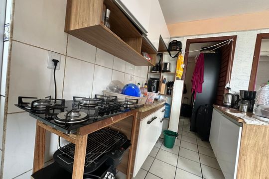 Cozinha de apartamento para alugar com 2 quartos, 50m² em Abraão, Florianópolis