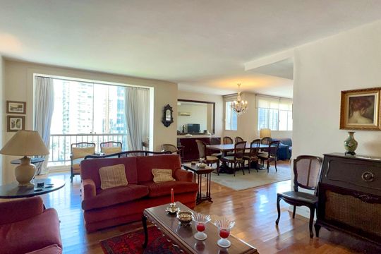 Apartamento à venda com 3 quartos, 226m² em Vila Nova Conceição, São Paulo