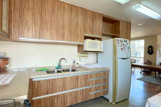 Cozinha de apartamento à venda com 3 quartos, 226m² em Vila Nova Conceição, São Paulo