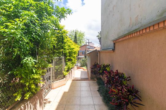 Área comum de casa para alugar com 3 quartos, 253m² em Vila Assunção, Porto Alegre