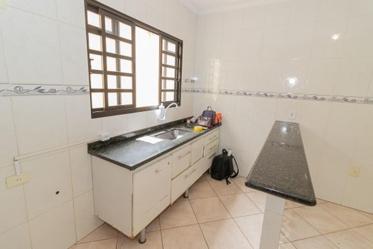 Cozinha de casa para alugar com 4 quartos, 240m² em Iguatemi, São Paulo