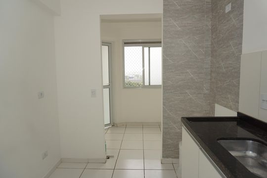 Cozinha de apartamento para alugar com 2 quartos, 82m² em Jardim Branca Flor, Embu das Artes