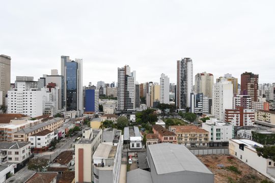 Vista da Suíte de apartamento à venda com 3 quartos, 93m² em Centro, Curitiba