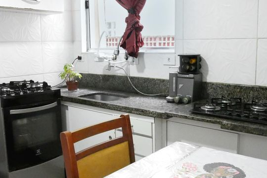 Cozinha de casa para alugar com 1 quarto, 160m² em Jardim Ernestina, São Paulo