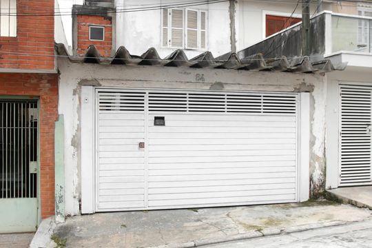 Fachada de casa para alugar com 1 quarto, 160m² em Jardim Ernestina, São Paulo