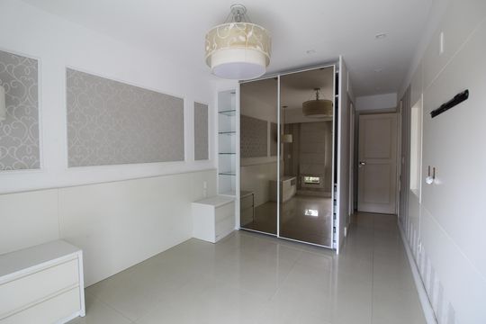 Quarto 3 de casa de condomínio para alugar com 4 quartos, 475m² em Jacarepaguá, Rio de Janeiro