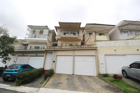 Fachada de casa de condomínio para alugar com 4 quartos, 475m² em Jacarepaguá, Rio de Janeiro